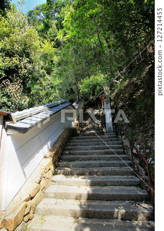 Cosmic energy pours down to protect the capital of Kyoto from evil spirits... Kurama Temple's "Okunoin Approach" Cosmic energy pours down to protect the capital of Kyoto from evil spirits... Kurama Temple's "Okunoin Approach" 127214455
