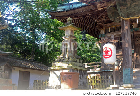 Stone lantern of Asahisha Shrine in the grounds of Kotohira Shrine, Kagawa Prefecture-2 127215746