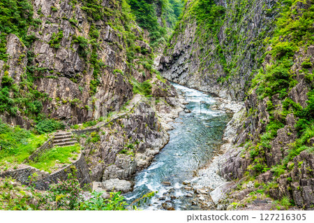 新潟縣清津峽:V字形柱狀節理溪谷 新潟縣清津峽:V字形柱狀節理溪谷 127216305