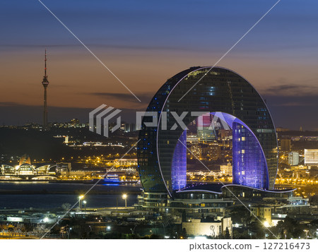 阿塞拜疆巴庫市中心的夜景 127216473