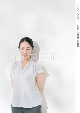 Summer women's beauty image 127216488