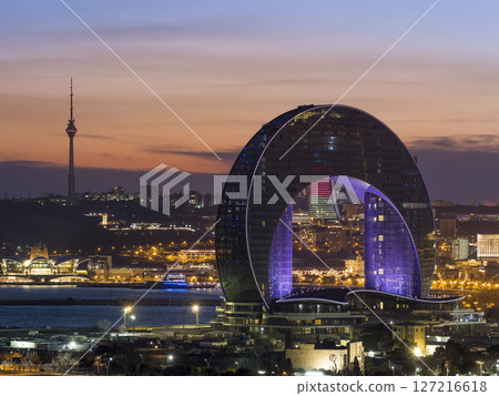 Evening view of central Baku, Azerbaijan Evening view of central Baku, Azerbaijan 127216618