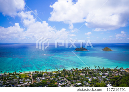 從夏威夷的碉堡望去，拉尼凱海灘美麗的海景 127216791