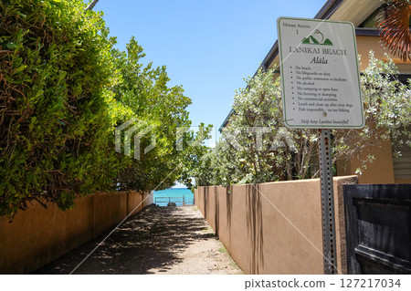 Path leading to Lanikai Beach, Hawaii 127217034