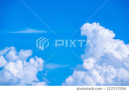 [Summer material] Image material of a summer sky with cumulonimbus clouds [Nagano Prefecture] 127217056