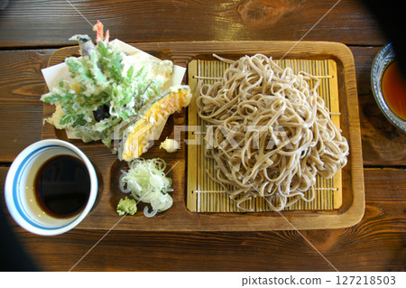 "Tenpura soba" japanese noodle set / Tempura soba and tempura set 127218503