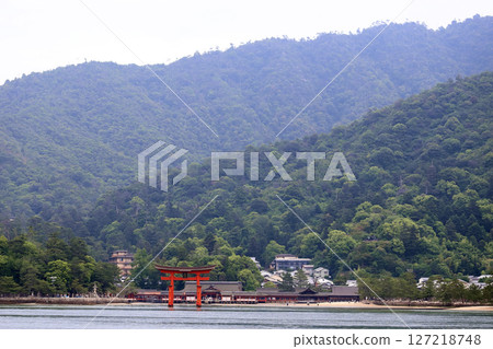 嚴島神社的大鳥居（廣島縣二十日市市） 127218748