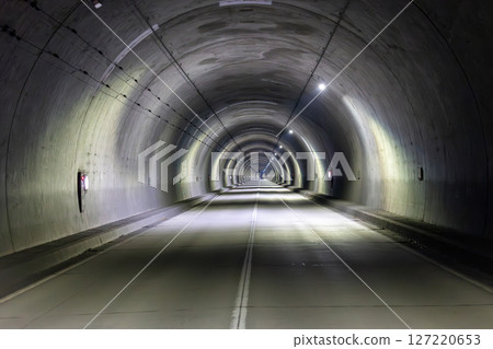 一條隧道 一條隧道 127220653