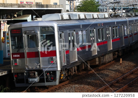 [TN] Tobu Nikko Line 10000 Series Train (Limited Express: Asakusa ⇔ Minami-Kurihashi) 127220958