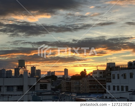 東京大田區的日落天空 127223027