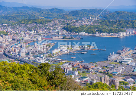 （長崎縣）從弓張岳瞭望台眺望佐世保市中心和港口的夜景 127223457