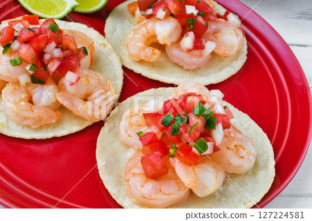 Shrimp tacos (Tacos de camarón) 127224581
