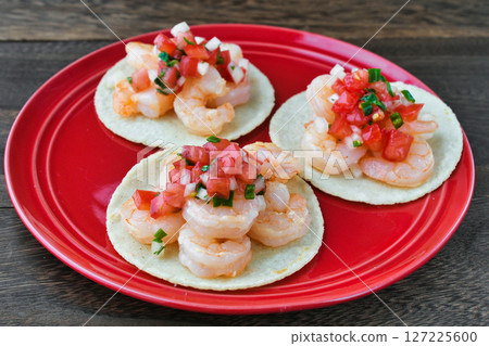 Shrimp tacos (Tacos de camarón) 127225600