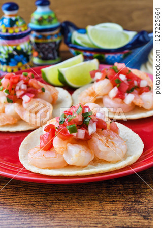 Shrimp tacos (Tacos de camarón) 127225664