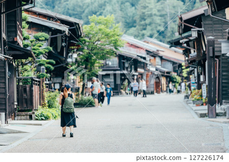 <長野縣>奈良井宿觀光的女性 127226174