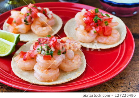 Shrimp tacos (Tacos de camarón) 127226490