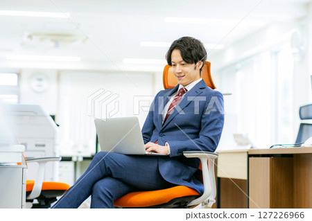A young businessman 127226966