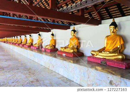 洛坤府的 Mahathat Woramahawihan 寺 127227163
