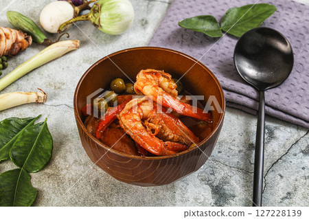 Thai Panang curry witn prawn 127228139