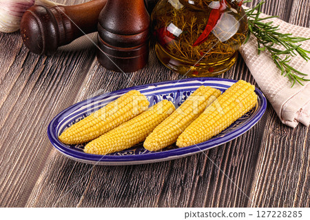 Canned baby mini corn cob 127228285