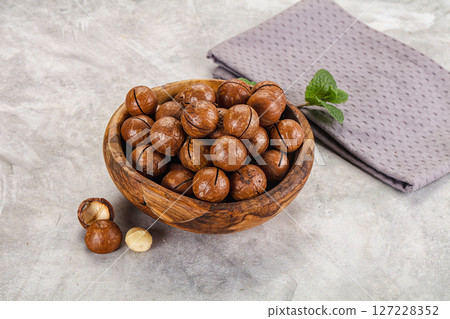 Sweet macadamia nut in the bowl Sweet macadamia nut in the bowl 127228352
