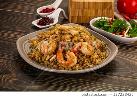 Vietnamese fried rice with prawn and squid Kom Ran 127228425