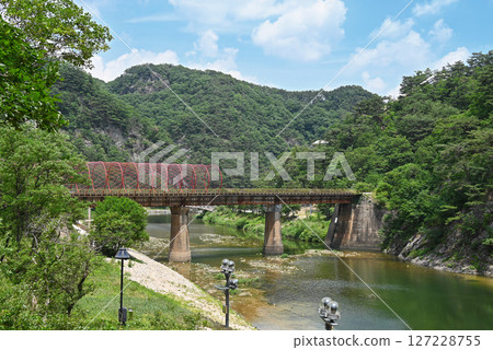 [Korea/Gangwon Province] Abandoned railway bridge over Ganhyun Valley 127228755