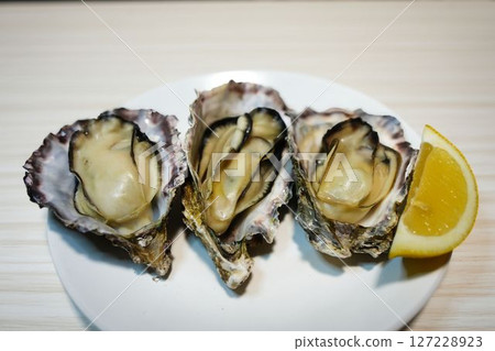 冬季特產帶殼牡蠣 冬季特產帶殼牡蠣 127228923