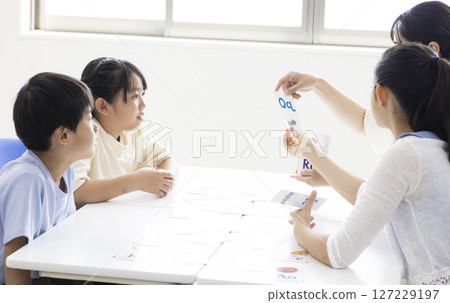 孩子學習英語 127229197
