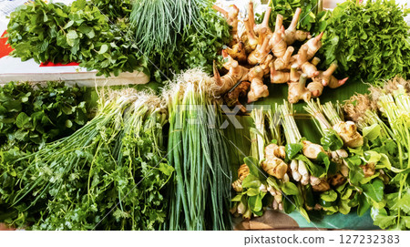 Ginger, galangal, lemongrass, coriander, kaffir lime leaves, spring onion vegetables 127232383