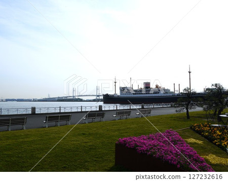 Yokohama Bay Bridge seen from Yamashita Park 127232616