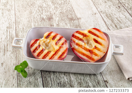 Sweet grilled peaches dietary dessert Sweet grilled peaches dietary dessert 127233373