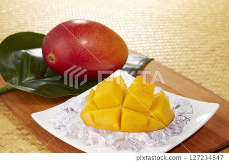 宮崎縣產的成熟芒果 宮崎縣產的成熟芒果 127234847
