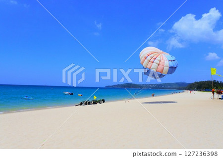 泰國普吉島的邦濤海灘 泰國普吉島的邦濤海灘 127236398