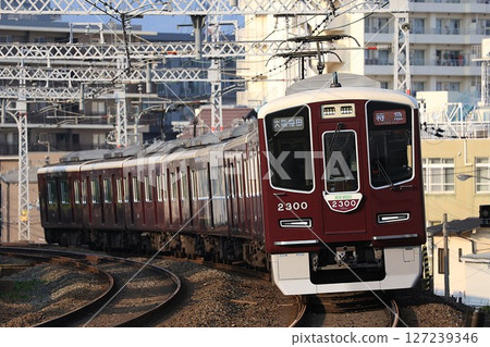[阪急] 2300系特急（京都線：西京極站） 127239346