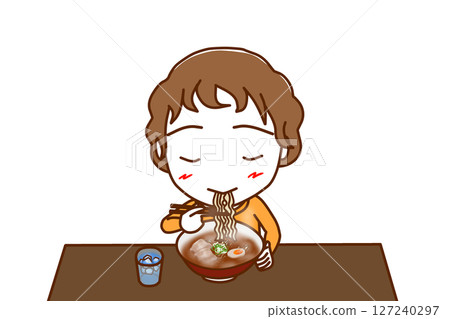 （前上半身）一個白人男孩津津有味地吃著熱拉麵 127240297