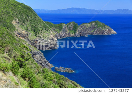 [Ehime Prefecture] Cape Takamo (Cape Hanamen) on a clear day 127243277