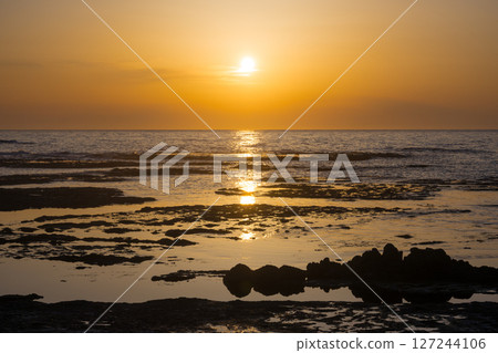 佐渡島萬丈敷（澤崎海灘）的日落 127244106