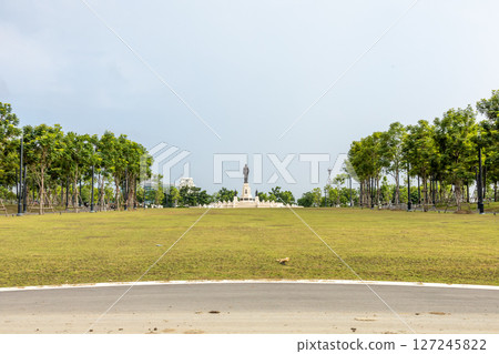 statue or memorial of The King Rama IX 127245822