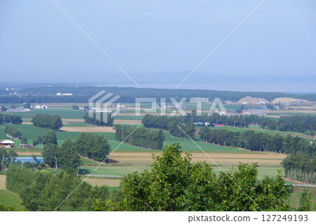 從北海道斜裡町的天堂之路眺望 127249193