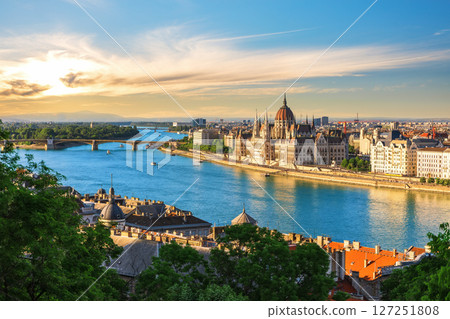 Aerial view of the Hungarian Parliament Building on the Danube River with Margaret Bridge, Budapest, Hungary 127251808