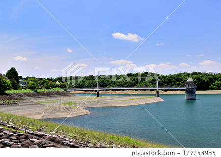 埼玉縣狹山湖人工湖取水塔 127253935
