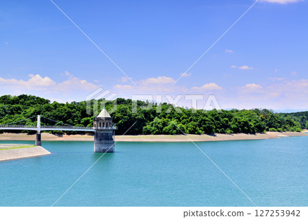 埼玉縣狹山湖人工湖取水塔 127253942