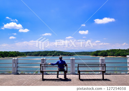 Promenade around Lake Sayama, an artificial lake in Saitama Prefecture Promenade around Lake Sayama, an artificial lake in Saitama Prefecture 127254038