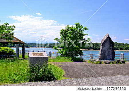 Rest area and railings at Lake Sayama, an artificial lake in Saitama Prefecture 127254130