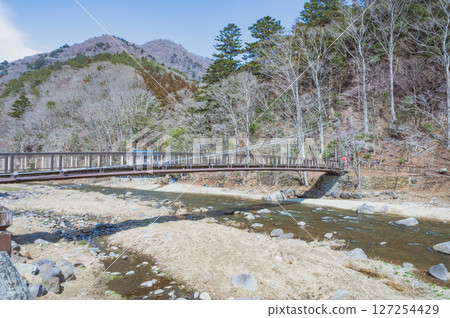 Tochigi: Red Suspension Bridge (Nasushiobara City) 127254429