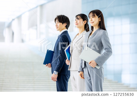 創意業務團隊 127255630