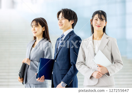 創意業務團隊 127255647