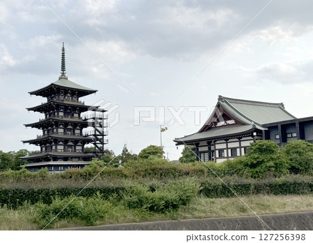 Five-story pagoda at Enmanji Temple, Tsuchiyama, Kakogawa City, Part 2 Five-story pagoda at Enmanji Temple, Tsuchiyama, Kakogawa City, Part 2 127256398
