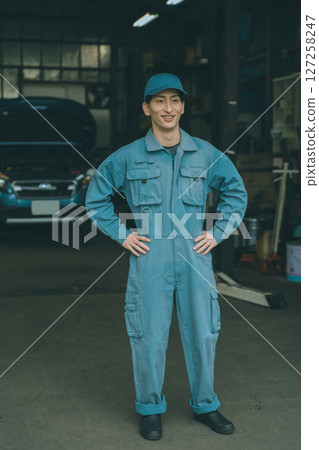 Automobile repair shop Automobile repair shop 127258247